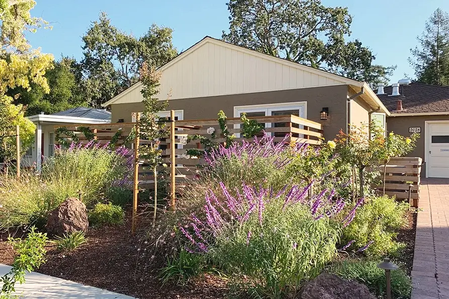 Mission House provides 24-hour hospice care in a peaceful, homelike setting for patients who need intensive symptom management that cannot be provided at home.